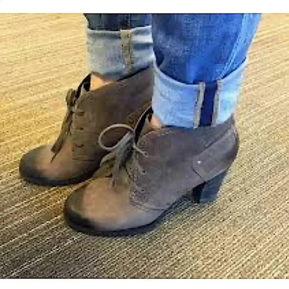 Clarks Shoes - Clarks Artisan Alpine Melt Booties Heel Lace Up Boho Cottagecore Ankle Boots